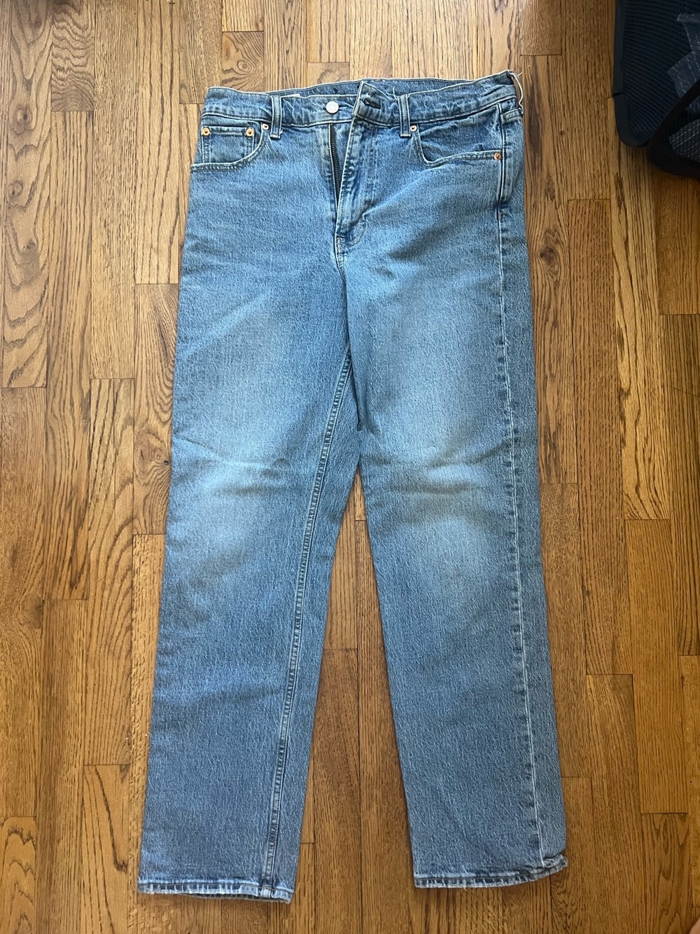 GAP Women’s Straight Leg Light Blue Denim Jeans - High Rise